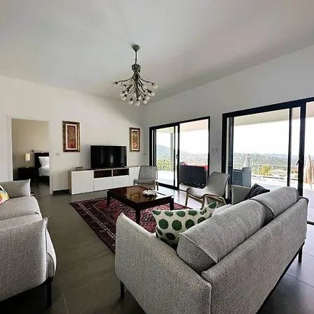 Villa Eden Pour 8 Personnes Climatisee Avec Piscine Chauffee Et Vue A