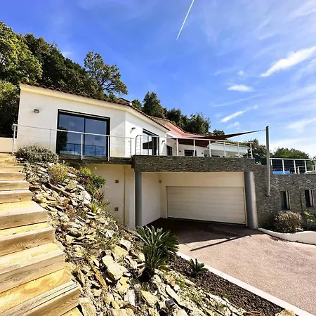 Eden Pour 8 Personnes Climatisee Avec Piscine Chauffee Et Vue A Villa