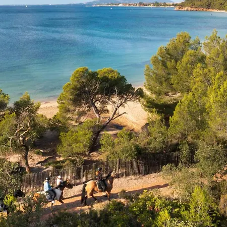 Eden Pour 8 Personnes Climatisee Avec Piscine Chauffee Et Vue A Villa La Londe-les-Maures