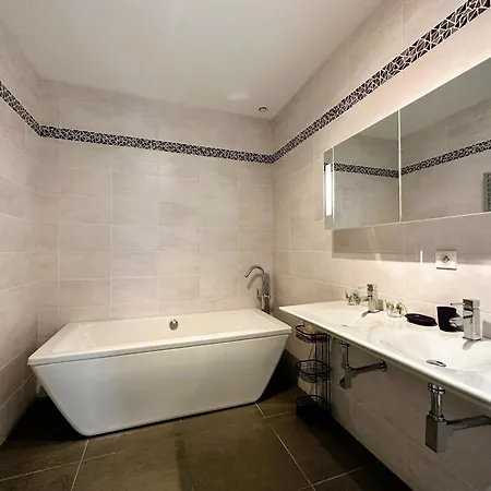 Eden Pour 8 Personnes Climatisee Avec Piscine Chauffee Et Vue A * La Londe-les-Maures