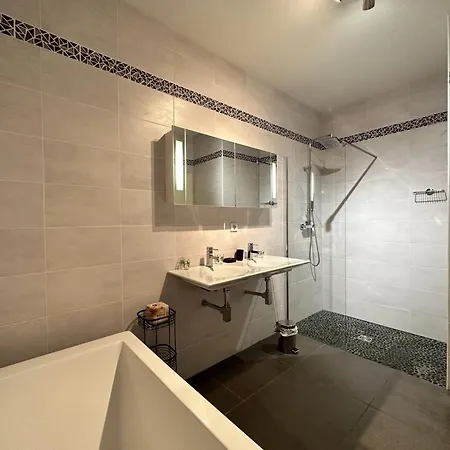 Villa Eden Pour 8 Personnes Climatisee Avec Piscine Chauffee Et Vue A